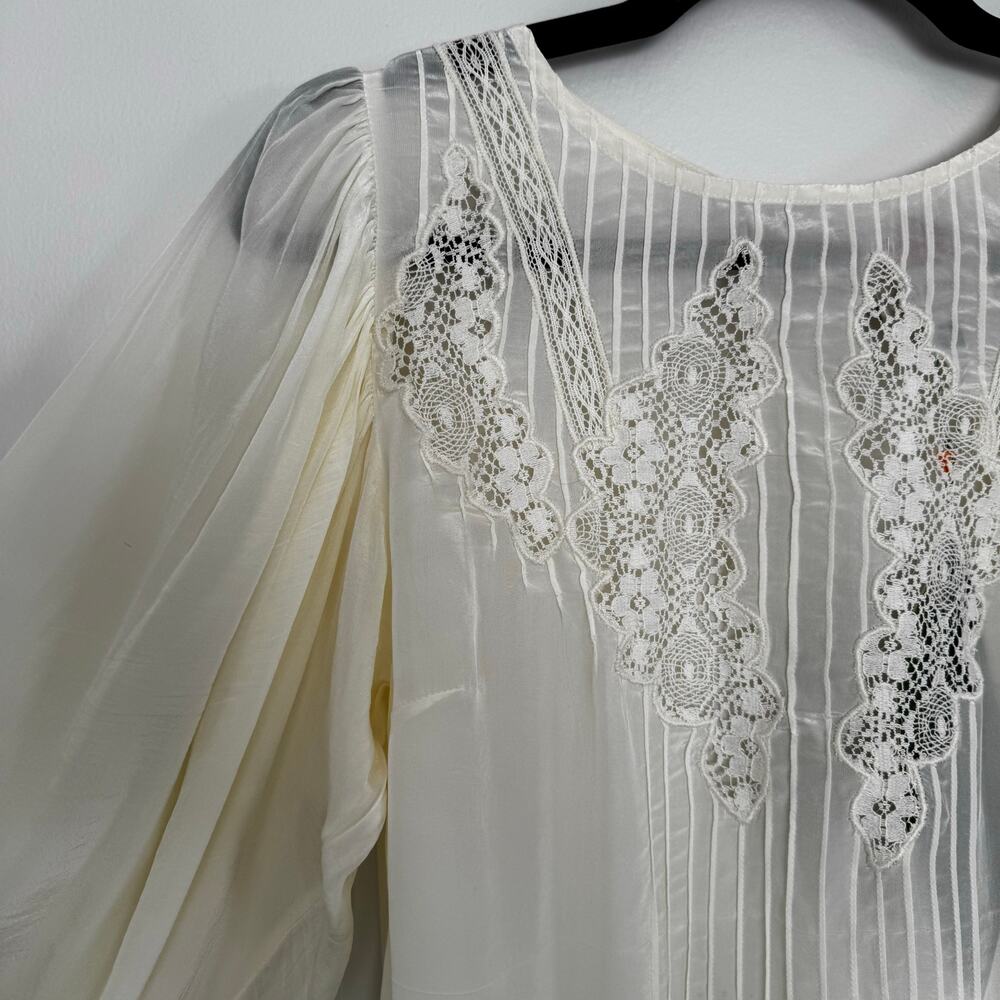 Farm Rio Lace Blouse - Picture 4 of 8